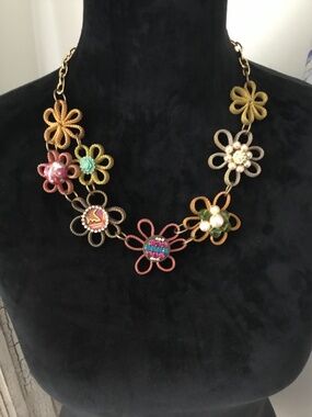 Lenora Dame Flower Necklace